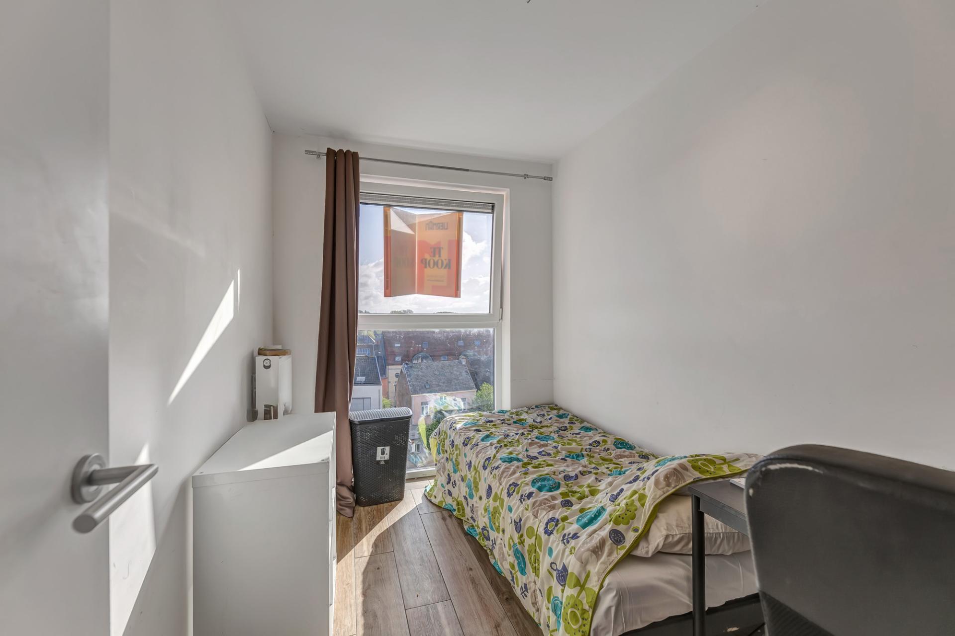 Stationsplein-25,-5.07,-9470-Denderleeuw-3.jpg