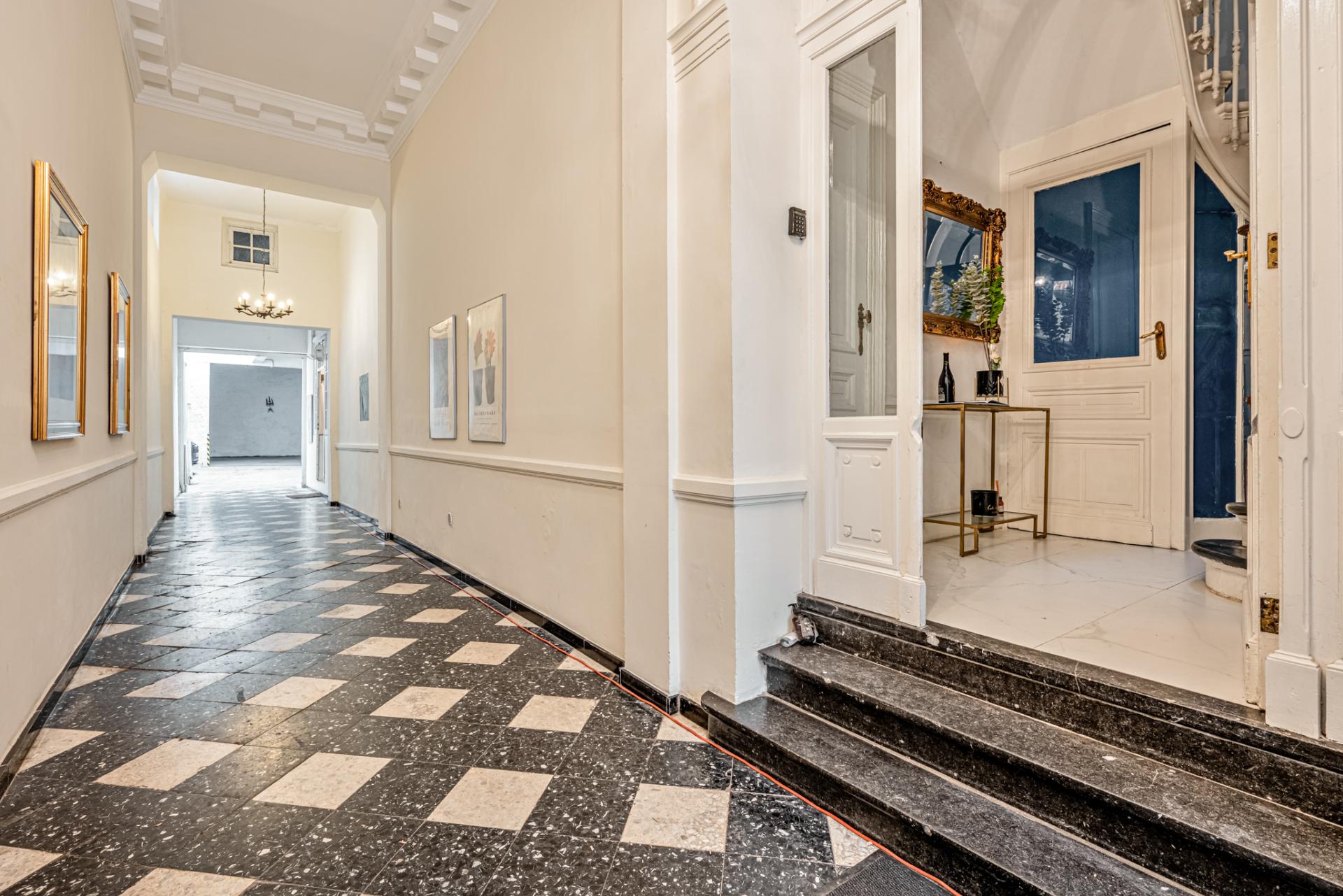 20240202--Cornelis-&-Partners--Antwerpsesteenweg-365--1000-Brussel---0---Gebouw-5.jpg
